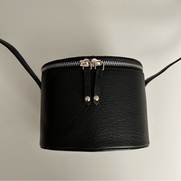 Black pebbled Leather Leopard Print Round Zipper Bucket shoulder Crossbody Bag - Picture 11 of 12